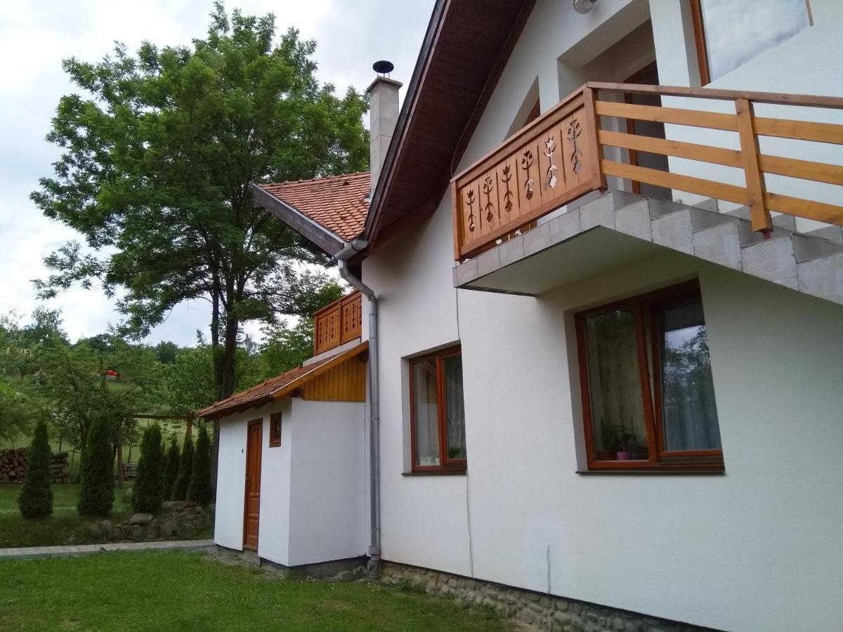 מלון סובאטה Casa Lacul Mierlei מראה חיצוני תמונה