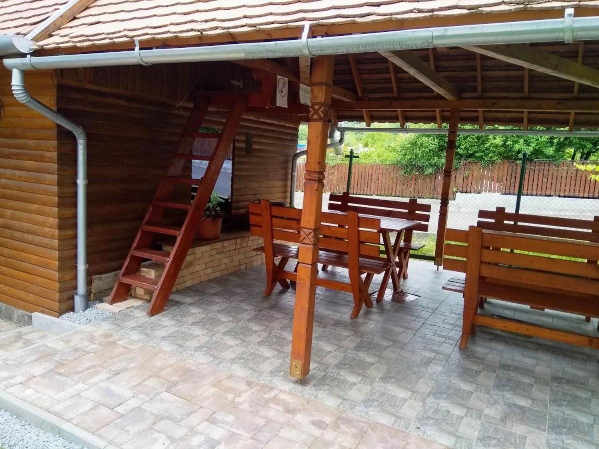 מלון סובאטה Casa Lacul Mierlei מראה חיצוני תמונה