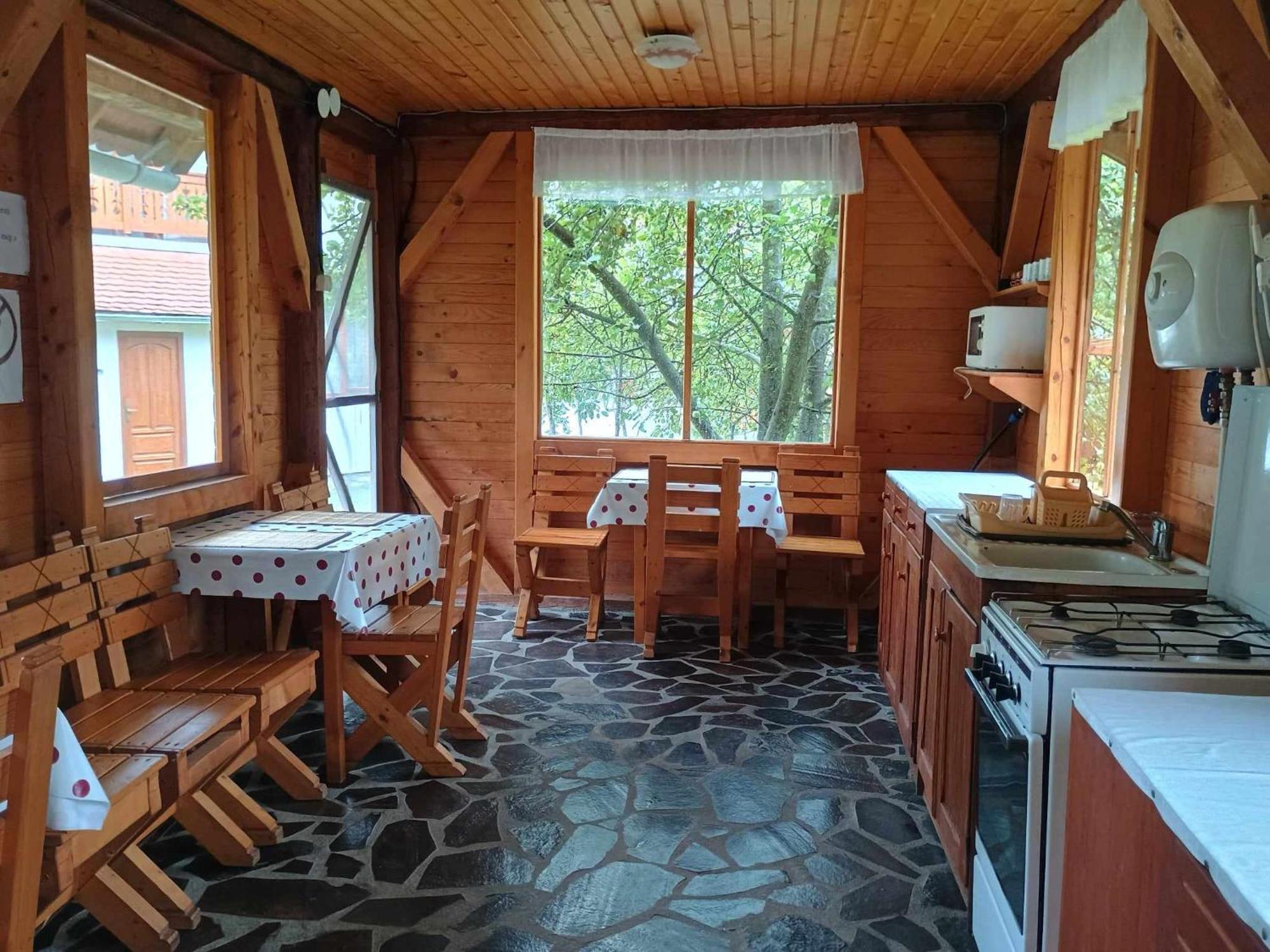 מלון סובאטה Casa Lacul Mierlei מראה חיצוני תמונה