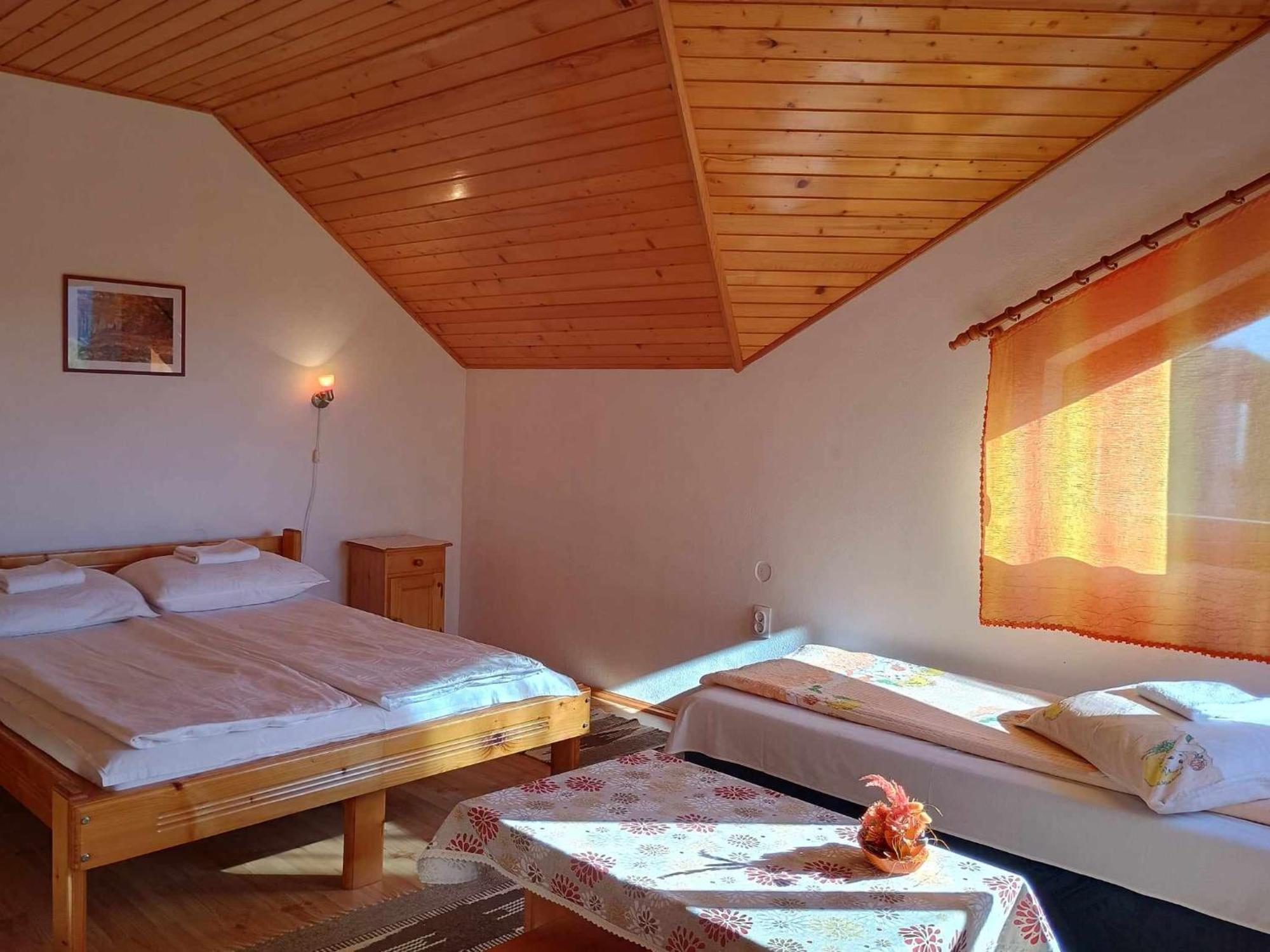 מלון סובאטה Casa Lacul Mierlei מראה חיצוני תמונה